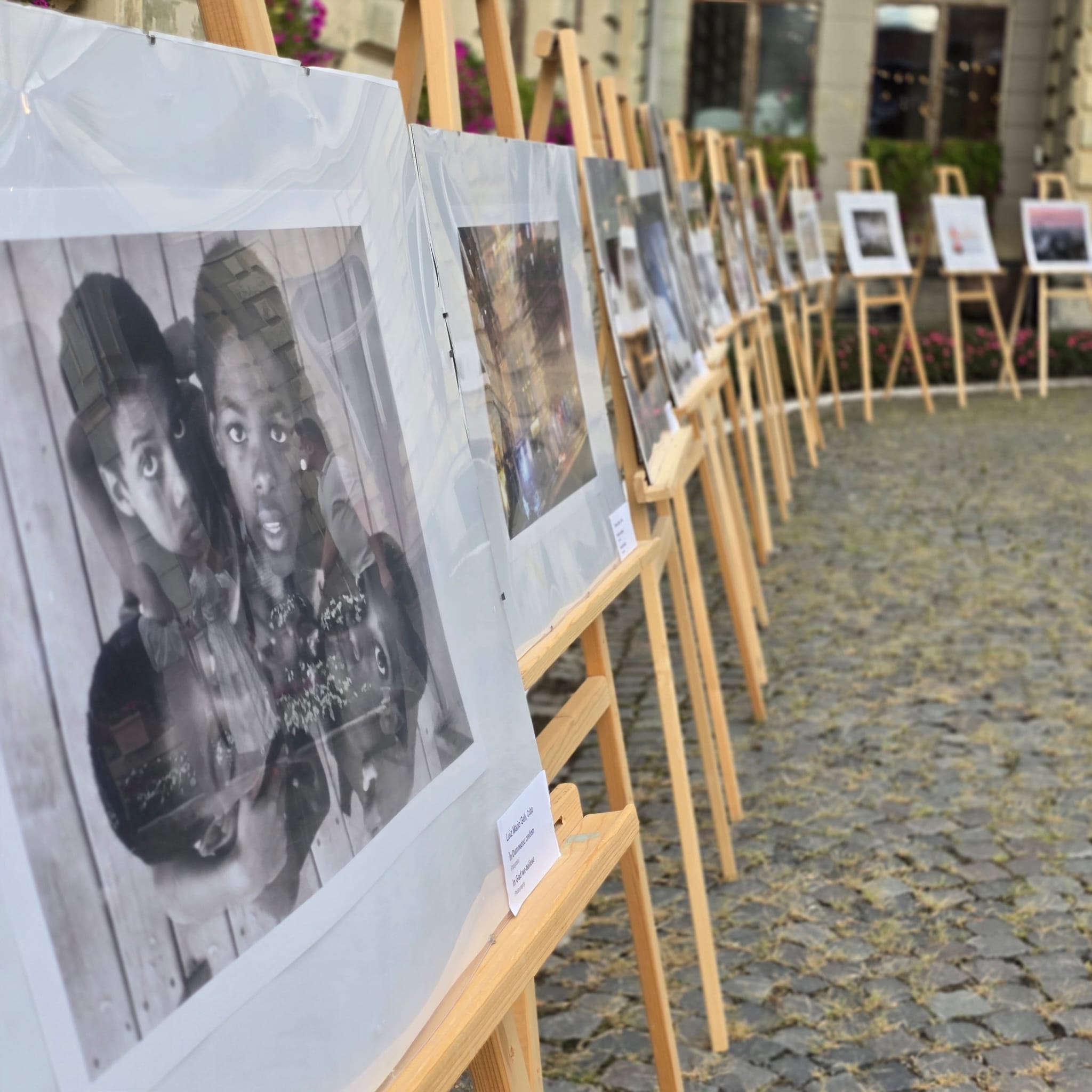 EXPOZIȚIE DE LA 9395 KM DEPĂRTARE, LA SIGHIȘOARA
